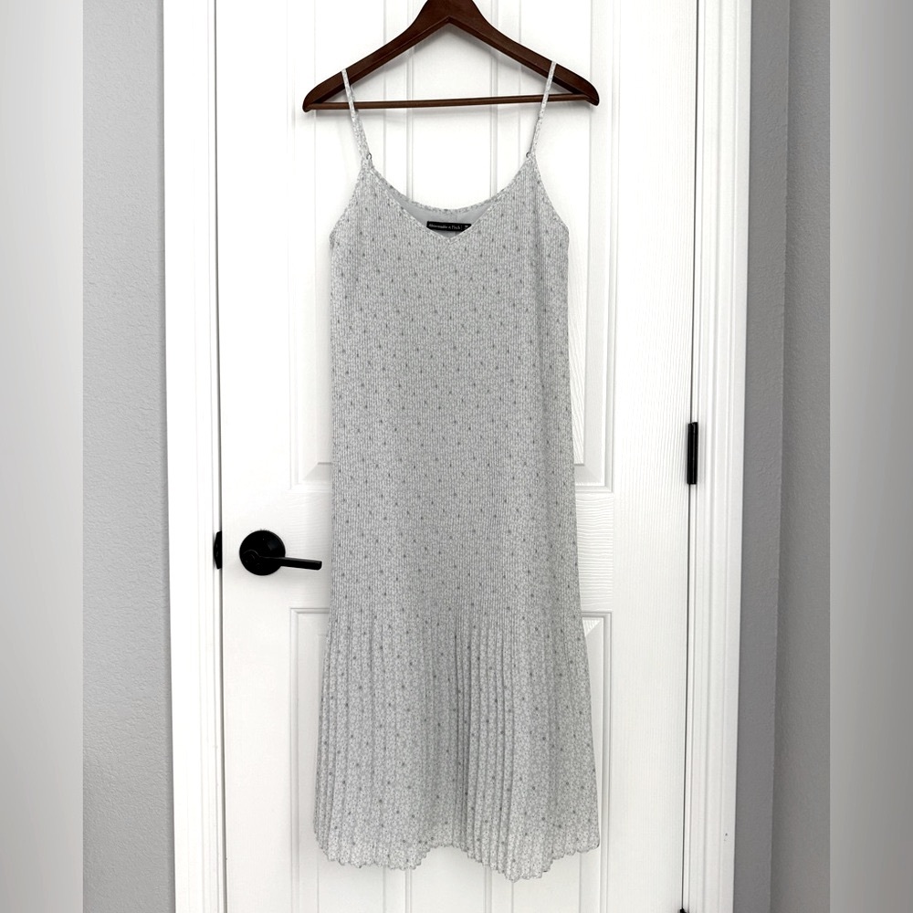 Abercrombie Blue/Grey Floral Pleated Sundress